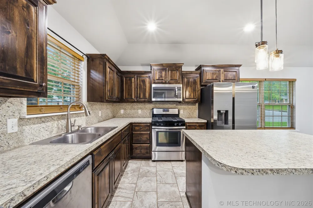 225 E Bryan Avenue Sapulpa, OK 74066