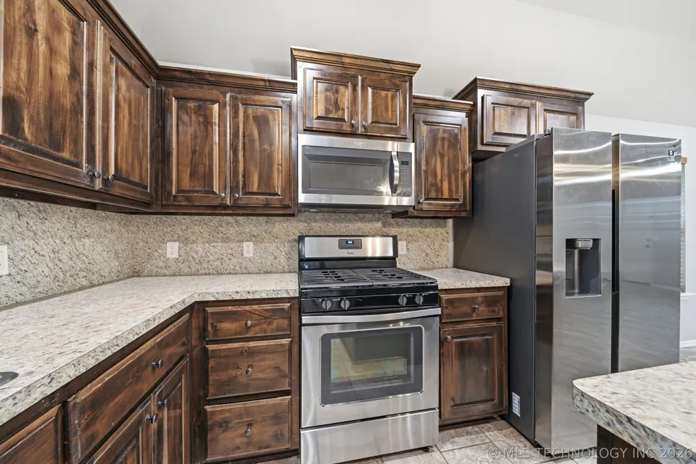 225 E Bryan Avenue Sapulpa, OK 74066