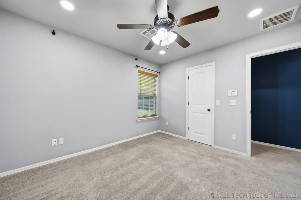 225 E Bryan Avenue Sapulpa, OK 74066