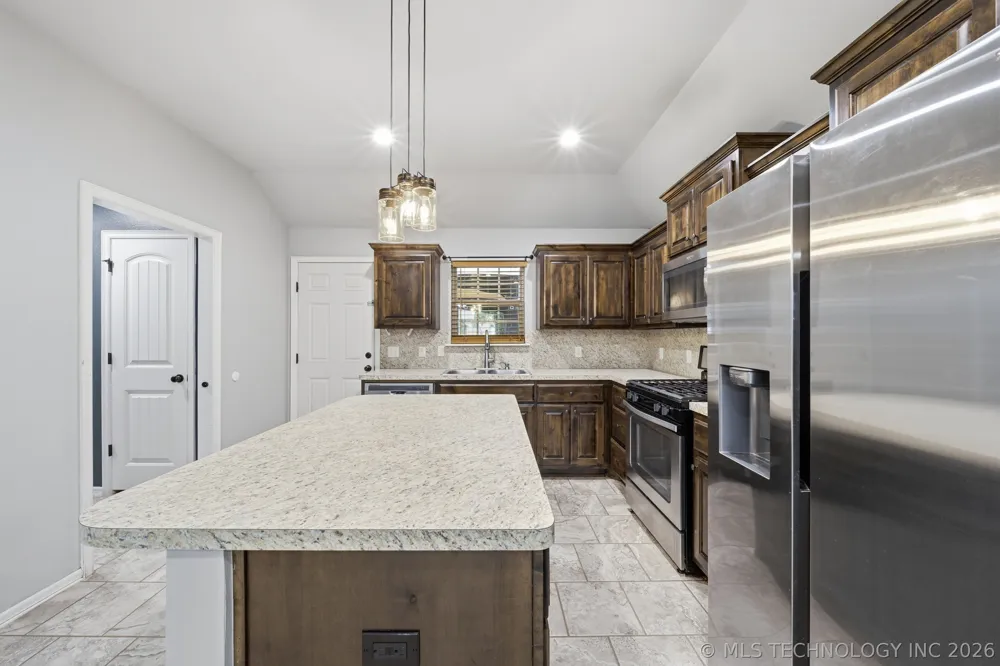 225 E Bryan Avenue Sapulpa, OK 74066