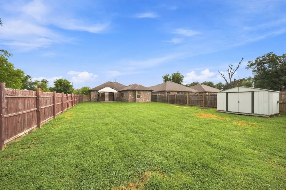 225 E Bryan Avenue Sapulpa, OK 74066