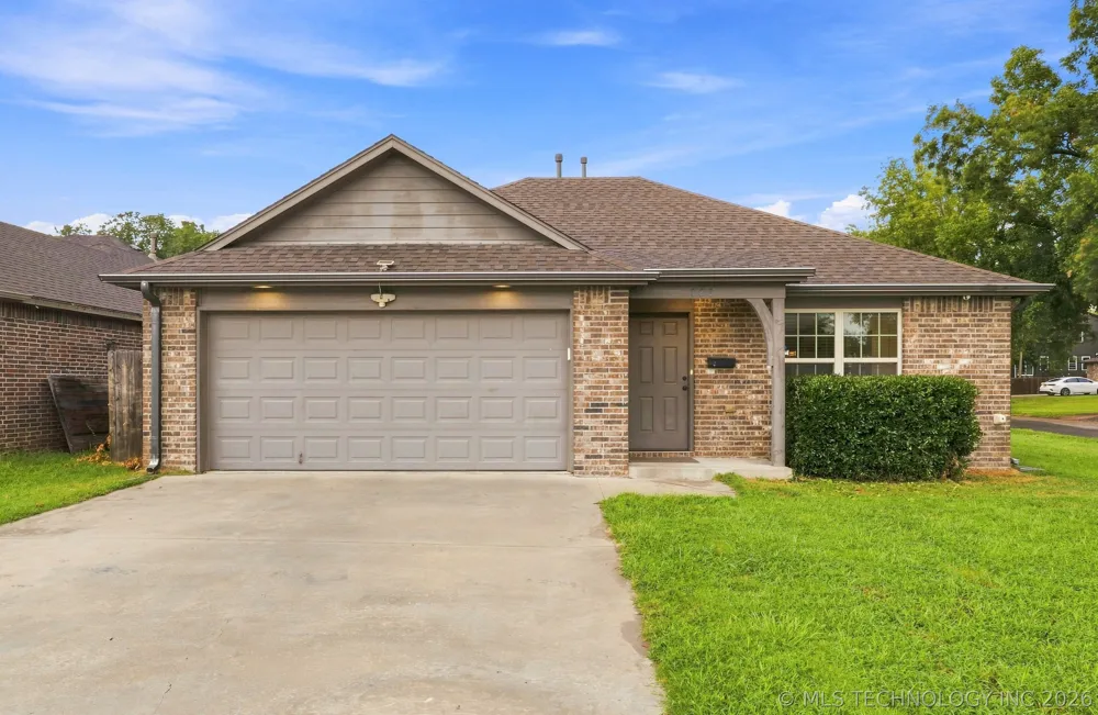 225 E Bryan Avenue Sapulpa, OK 74066