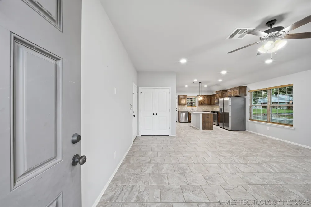 225 E Bryan Avenue Sapulpa, OK 74066