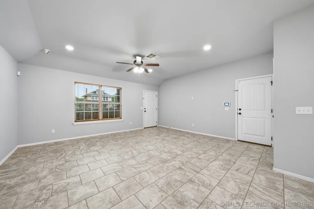 225 E Bryan Avenue Sapulpa, OK 74066