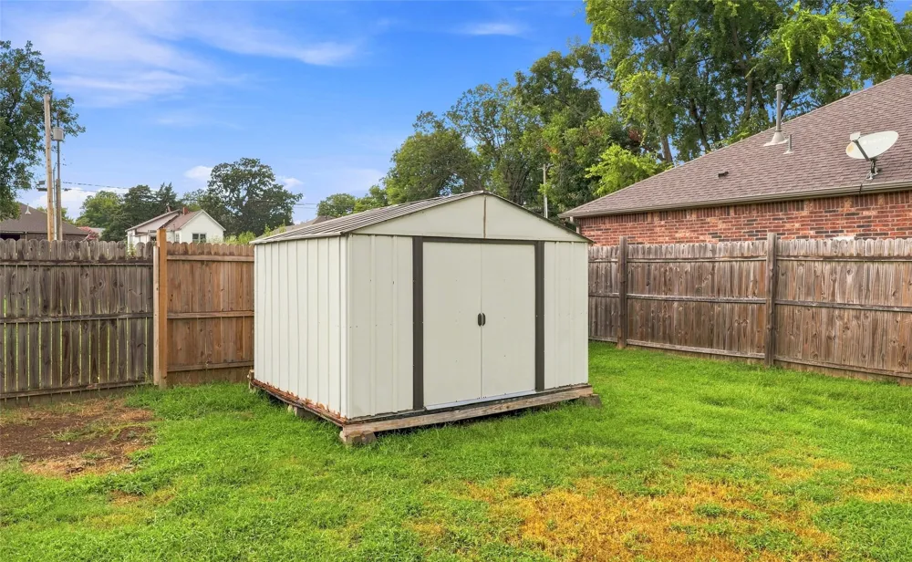 225 E Bryan Avenue Sapulpa, OK 74066