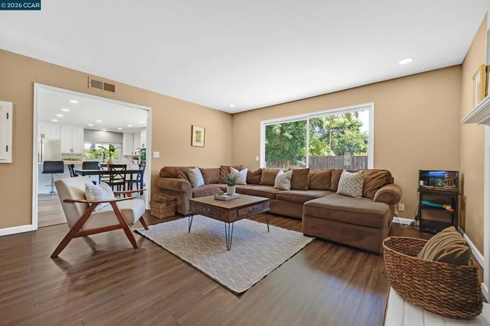 8569 Wicklow Ln Dublin, CA 94568