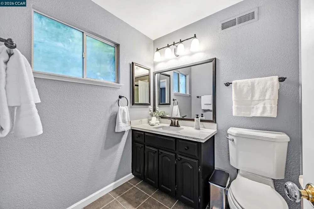 8569 Wicklow Ln Dublin, CA 94568