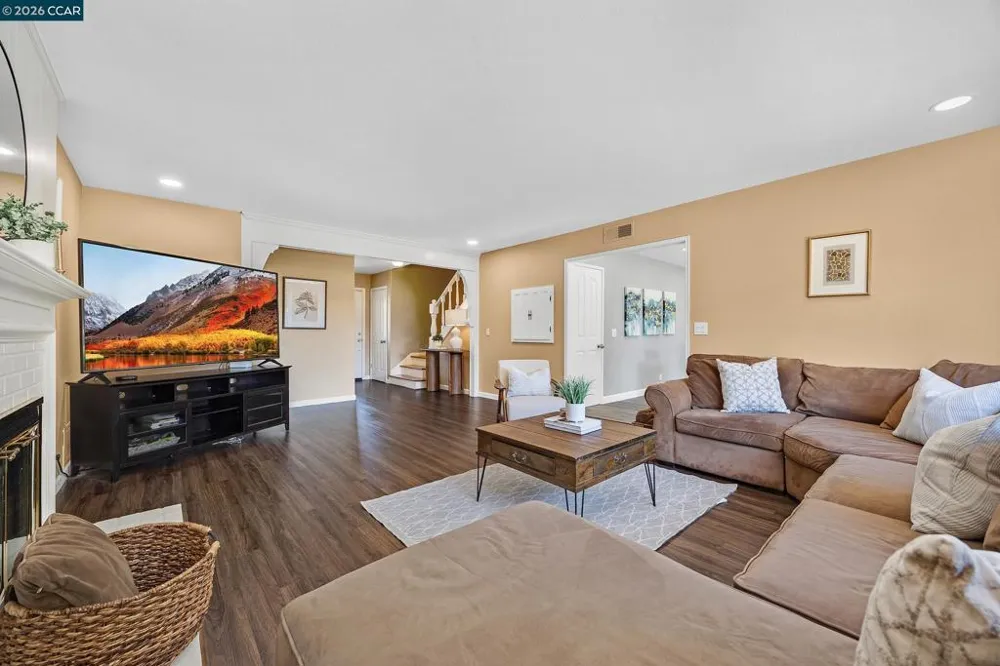8569 Wicklow Ln Dublin, CA 94568