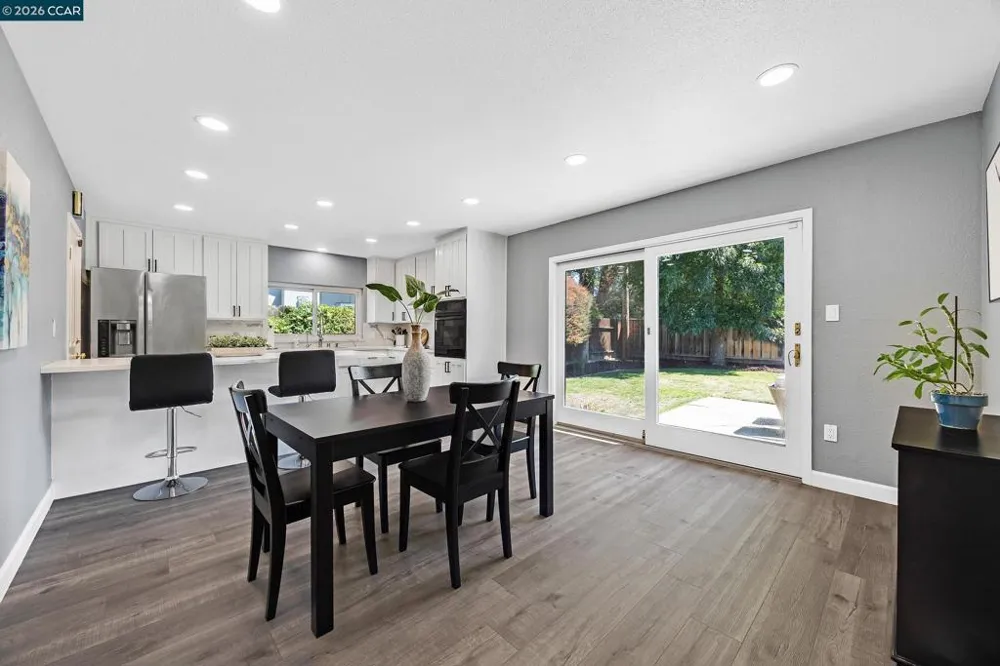 8569 Wicklow Ln Dublin, CA 94568