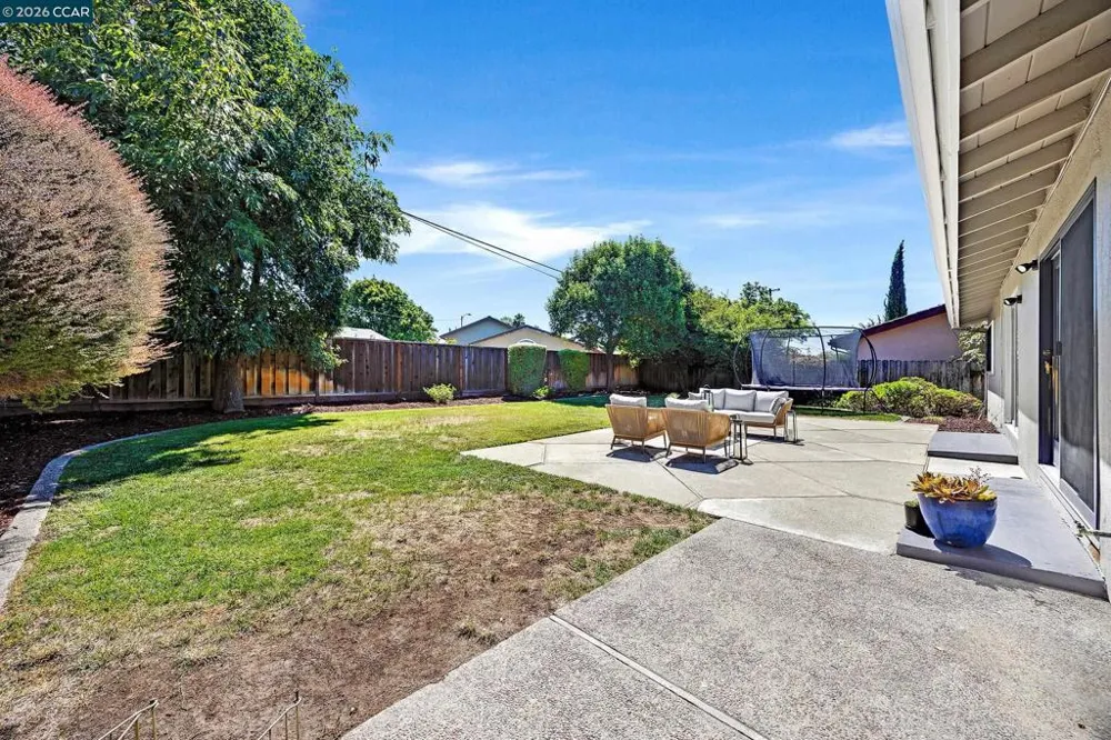 8569 Wicklow Ln Dublin, CA 94568