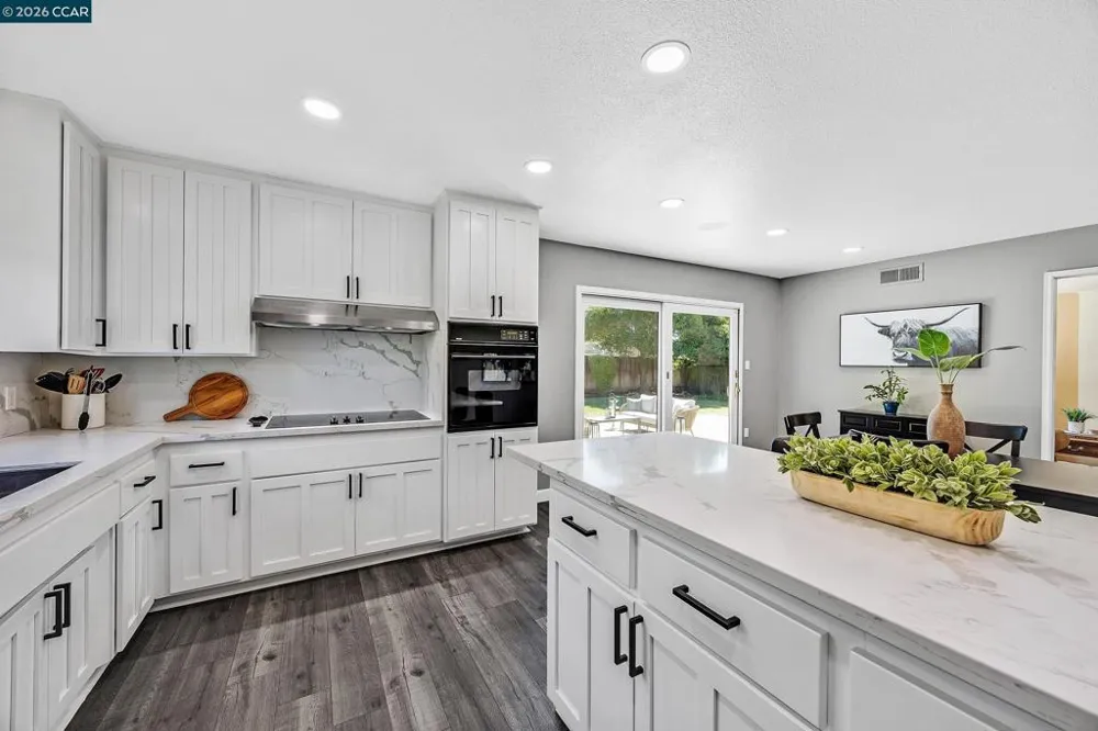 8569 Wicklow Ln Dublin, CA 94568