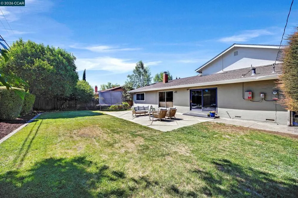 8569 Wicklow Ln Dublin, CA 94568