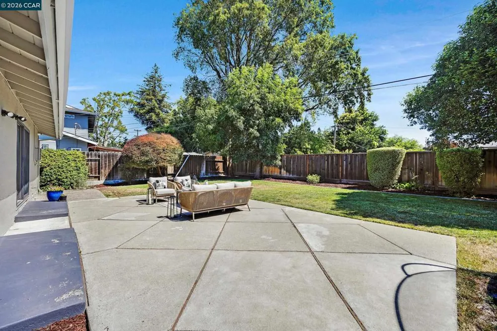 8569 Wicklow Ln Dublin, CA 94568