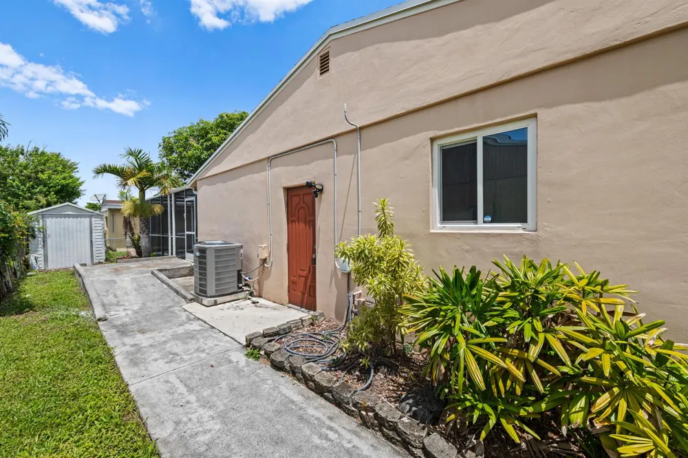 6981 SW 1ST COURT Margate, FL 33068