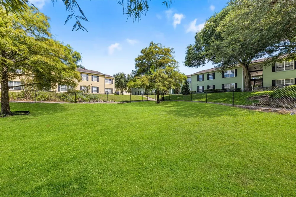 2035 DIXIE BELLE DRIVE #2035M Orlando, FL 32812