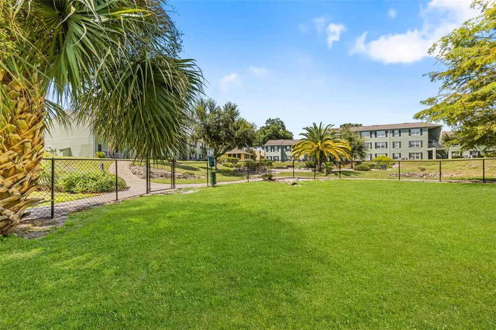 2035 DIXIE BELLE DRIVE #2035M Orlando, FL 32812