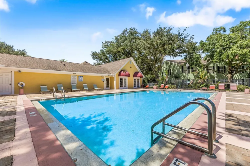 2035 DIXIE BELLE DRIVE #2035M Orlando, FL 32812