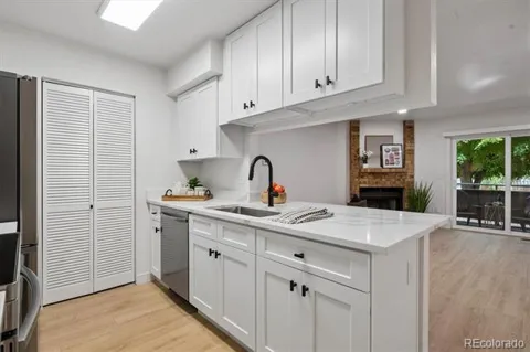 8015 W Eastman Place #101
