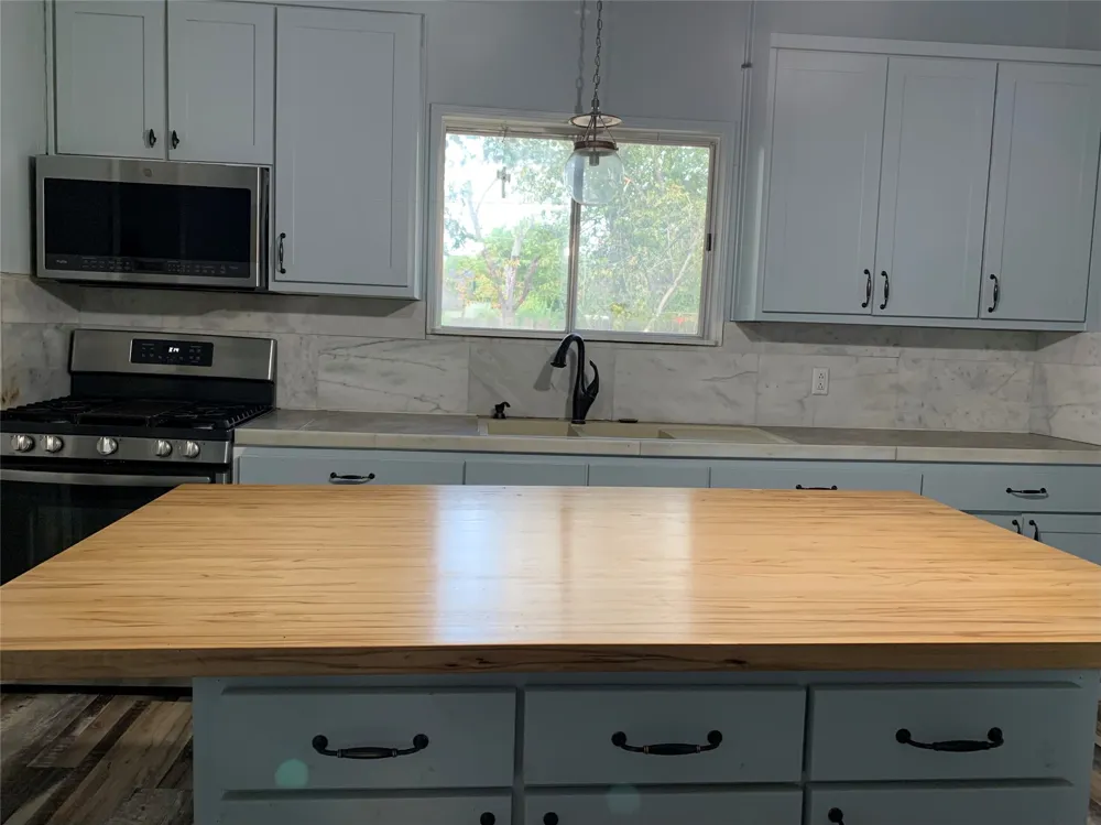 915 2nd Street Graham, TX 76450