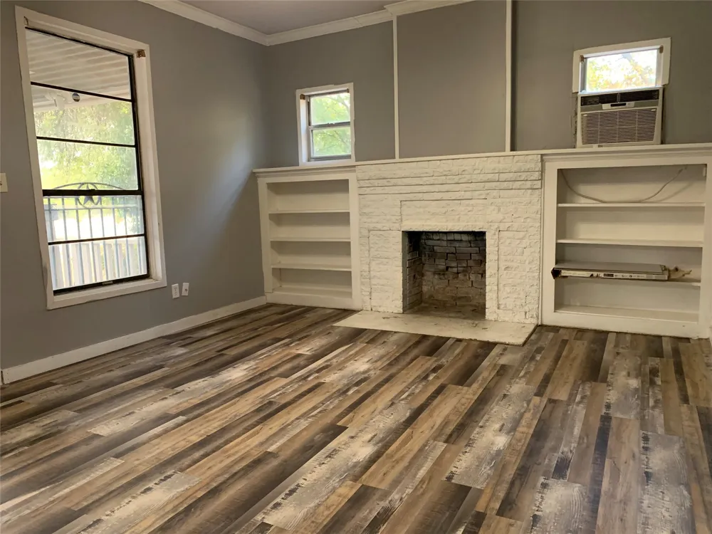 915 2nd Street Graham, TX 76450