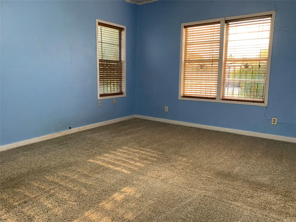 915 2nd Street Graham, TX 76450