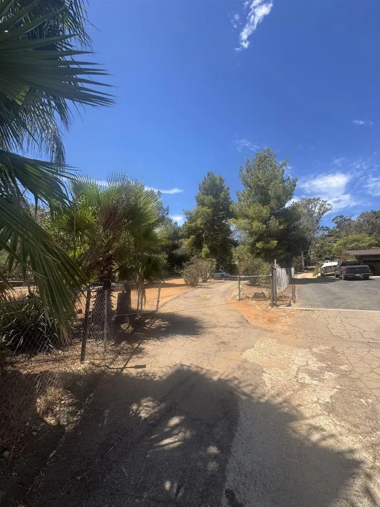 11556 Bridle Path Lane Lakeside, CA 92040