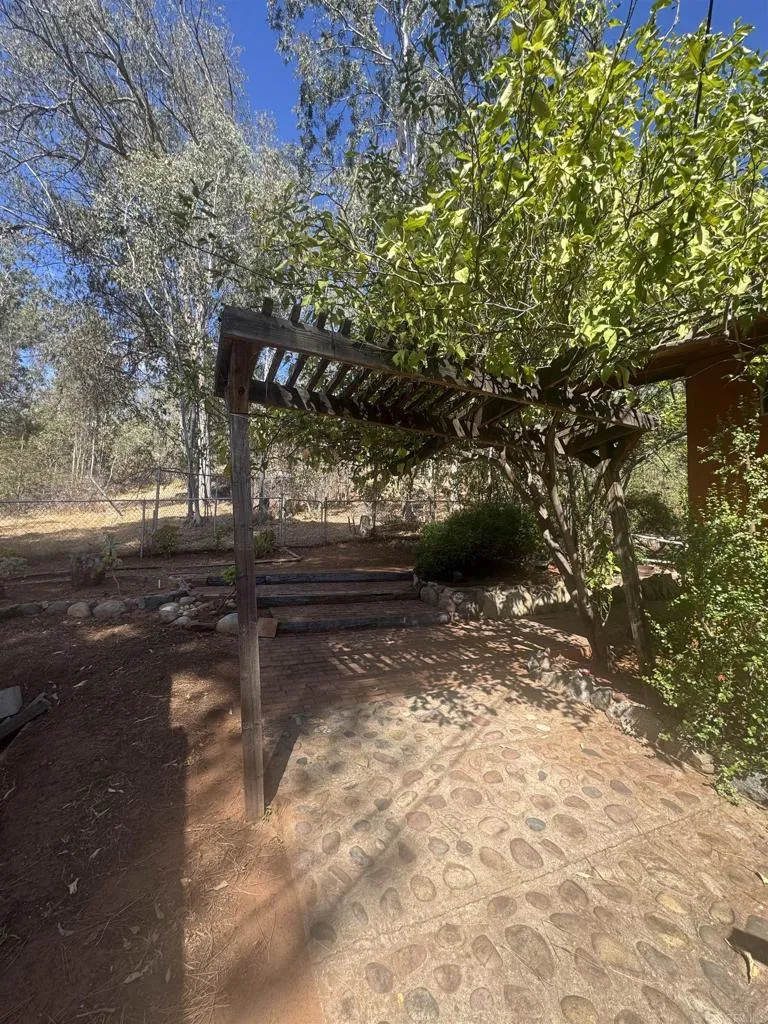 11556 Bridle Path Lane Lakeside, CA 92040