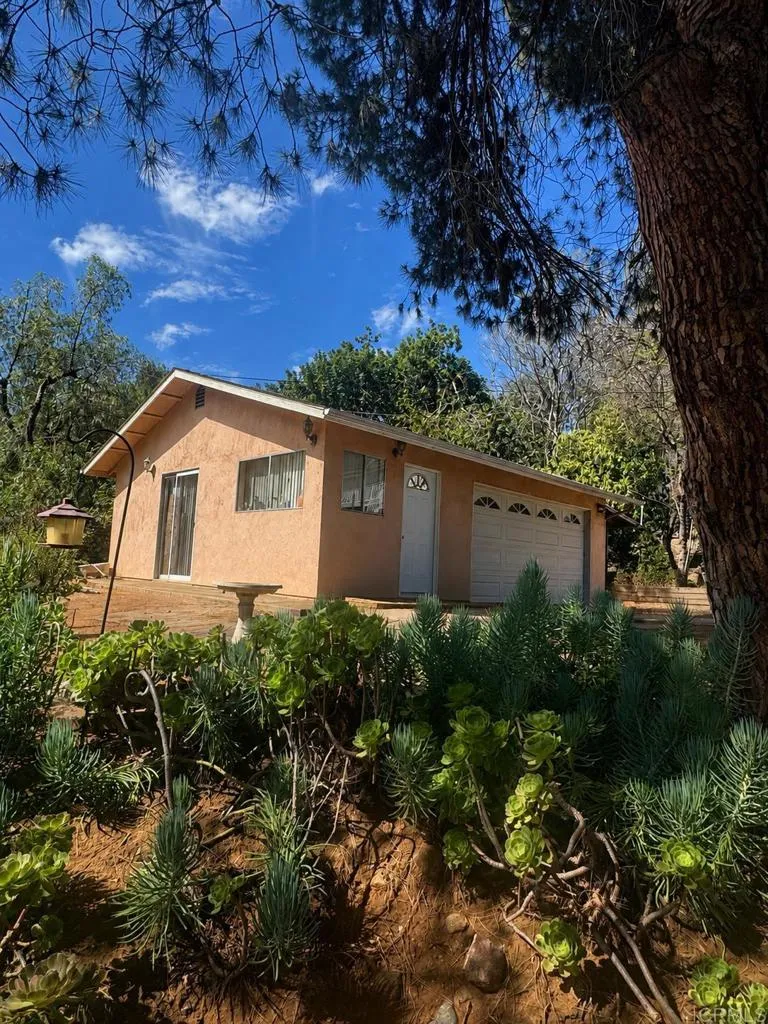 11556 Bridle Path Lane Lakeside, CA 92040