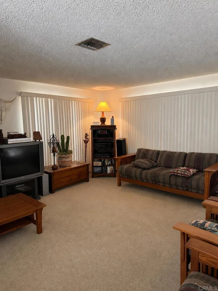11556 Bridle Path Lane Lakeside, CA 92040