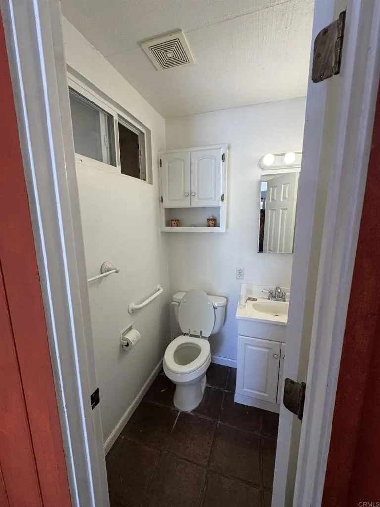 11556 Bridle Path Lane Lakeside, CA 92040