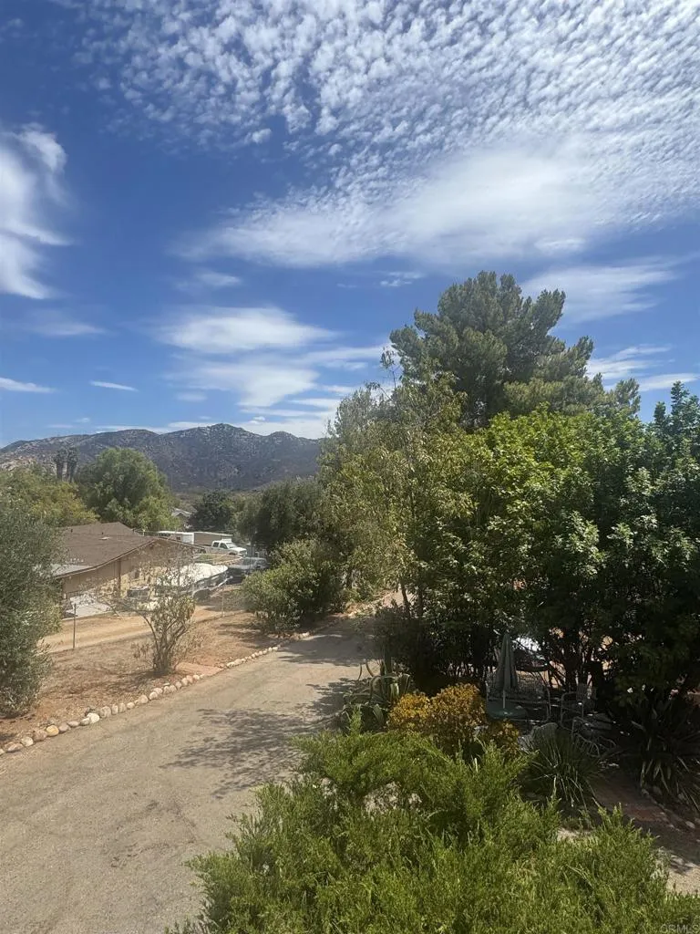 11556 Bridle Path Lane Lakeside, CA 92040