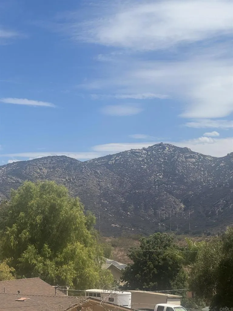 11556 Bridle Path Lane Lakeside, CA 92040