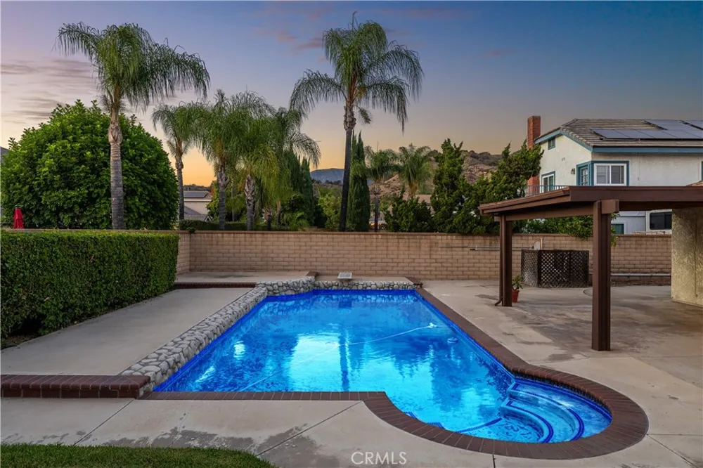 4695 Halaga La Verne, CA 91750