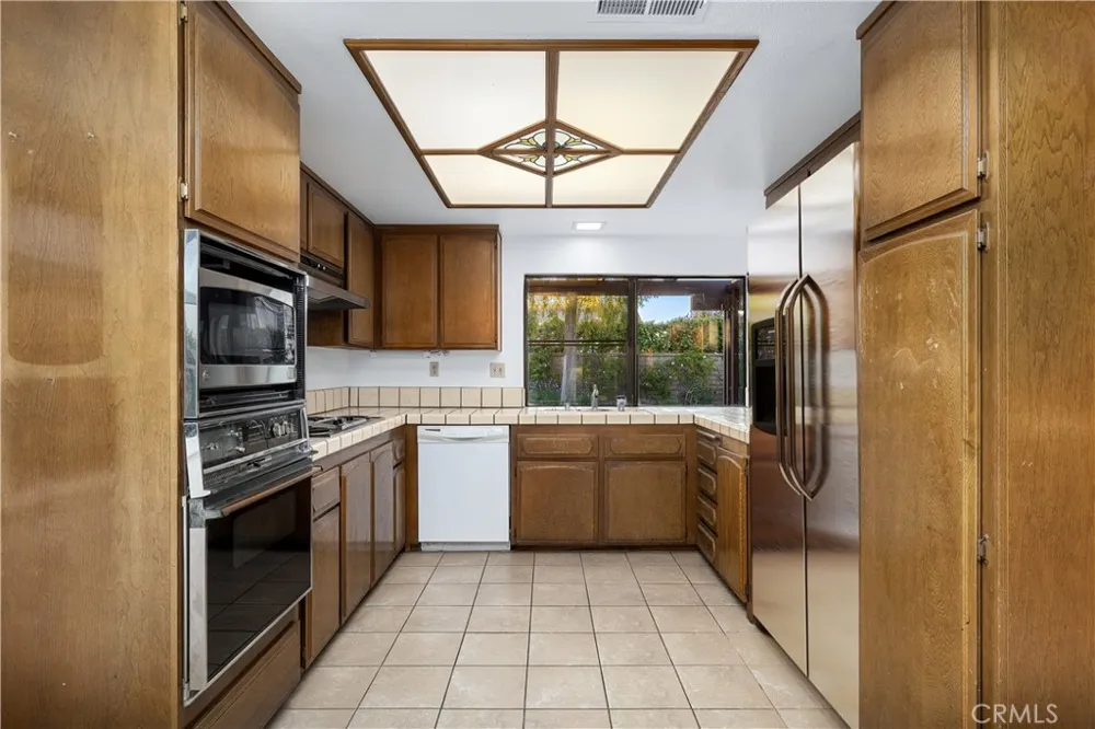 4695 Halaga La Verne, CA 91750