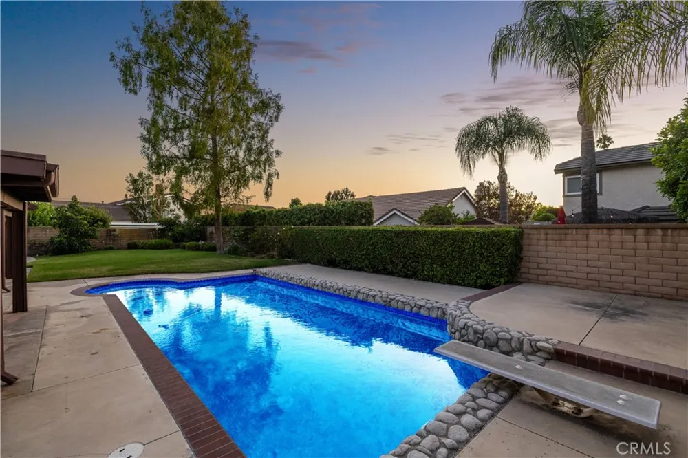 4695 Halaga La Verne, CA 91750