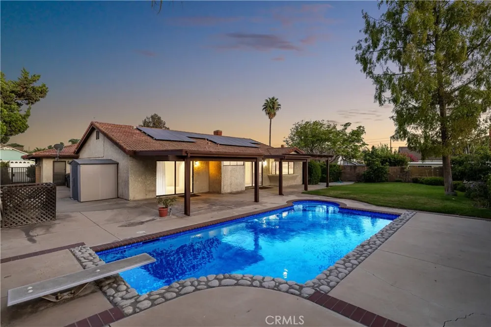4695 Halaga La Verne, CA 91750