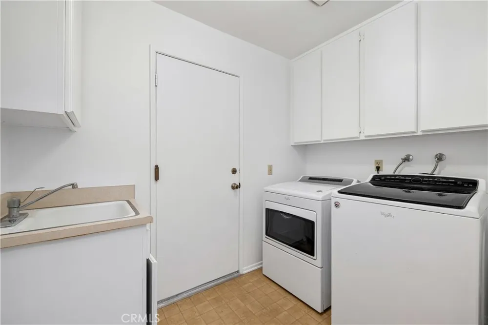 4695 Halaga La Verne, CA 91750