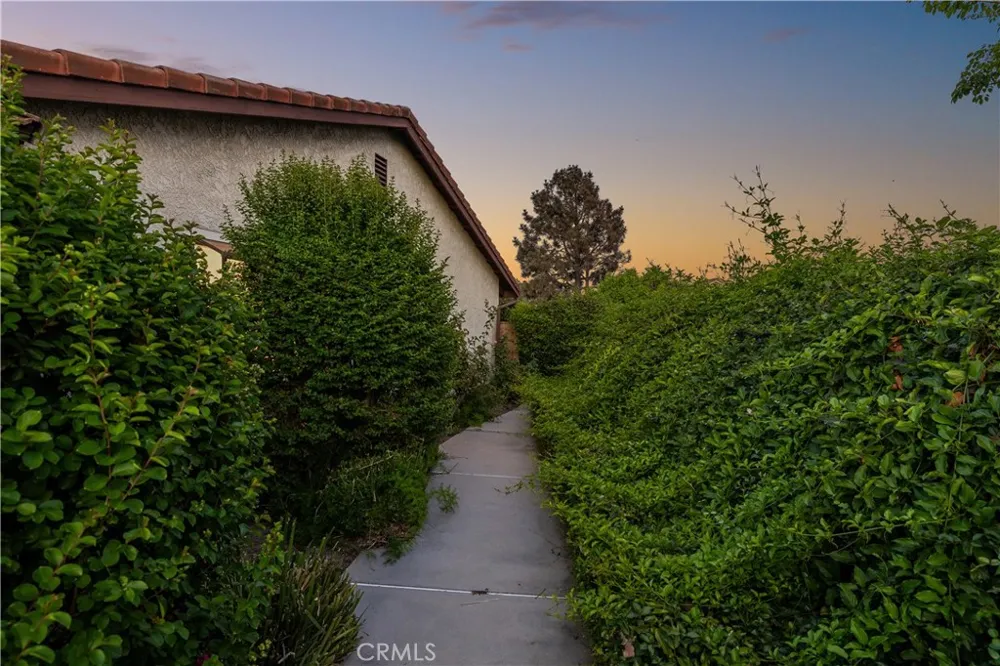 4695 Halaga La Verne, CA 91750