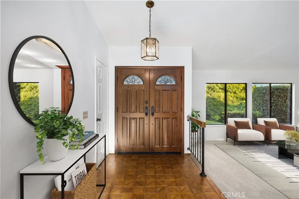 4695 Halaga La Verne, CA 91750