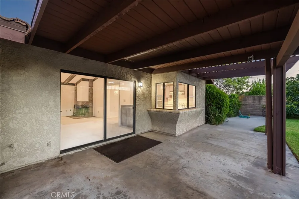 4695 Halaga La Verne, CA 91750