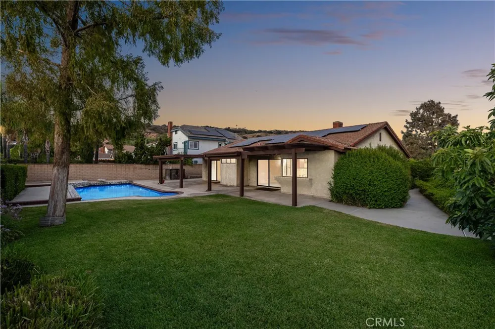 4695 Halaga La Verne, CA 91750