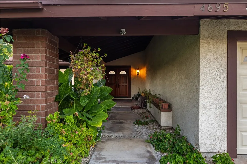 4695 Halaga La Verne, CA 91750