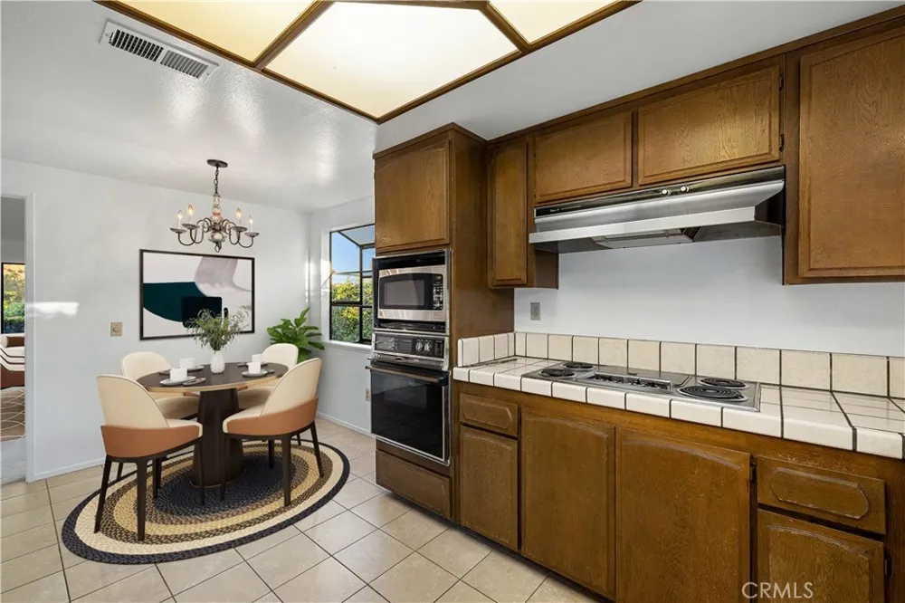 4695 Halaga La Verne, CA 91750