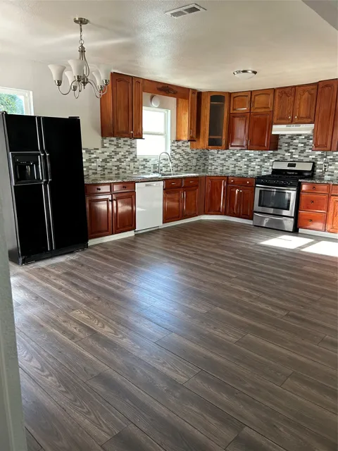 1224 Glenda Drive
