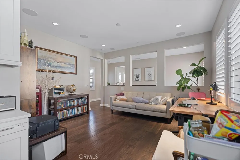 220 Barnes Tustin, CA 92782