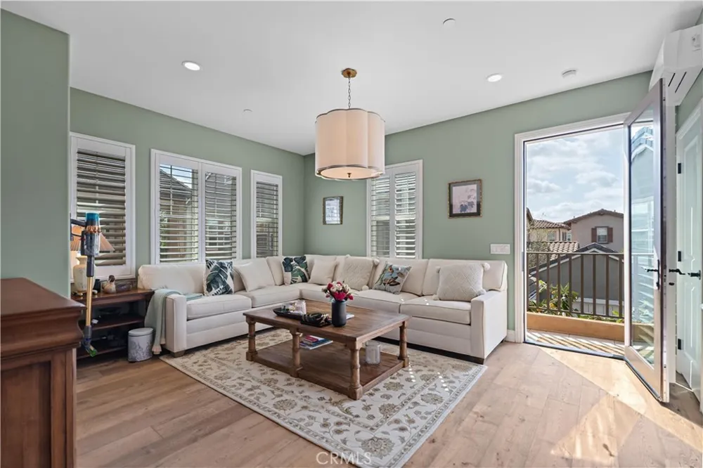 220 Barnes Tustin, CA 92782