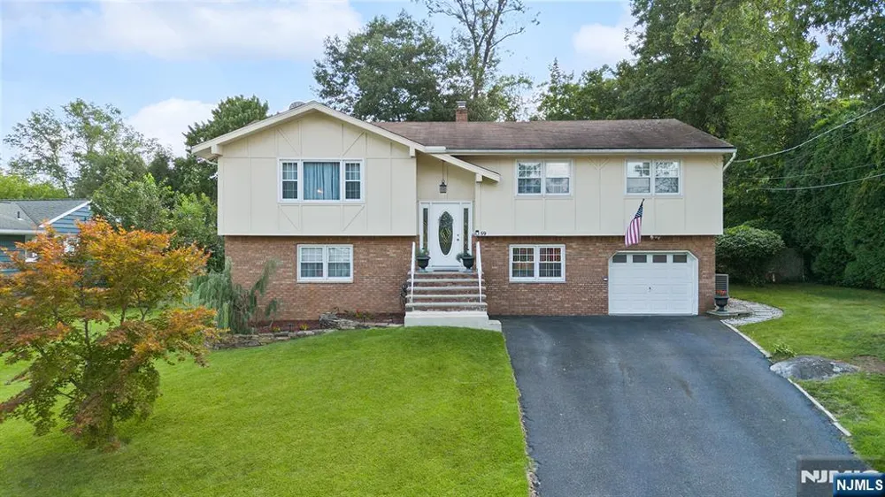 59 Outlook Street Butlerugh, NJ 07405