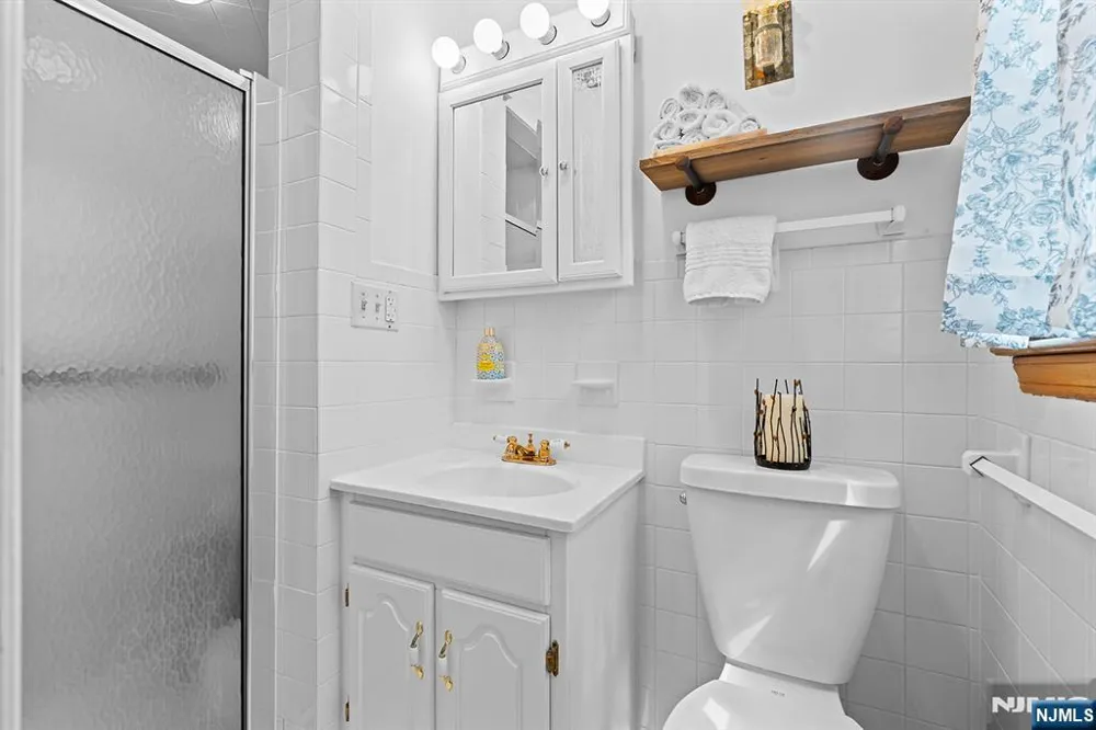 59 Outlook Street Butlerugh, NJ 07405
