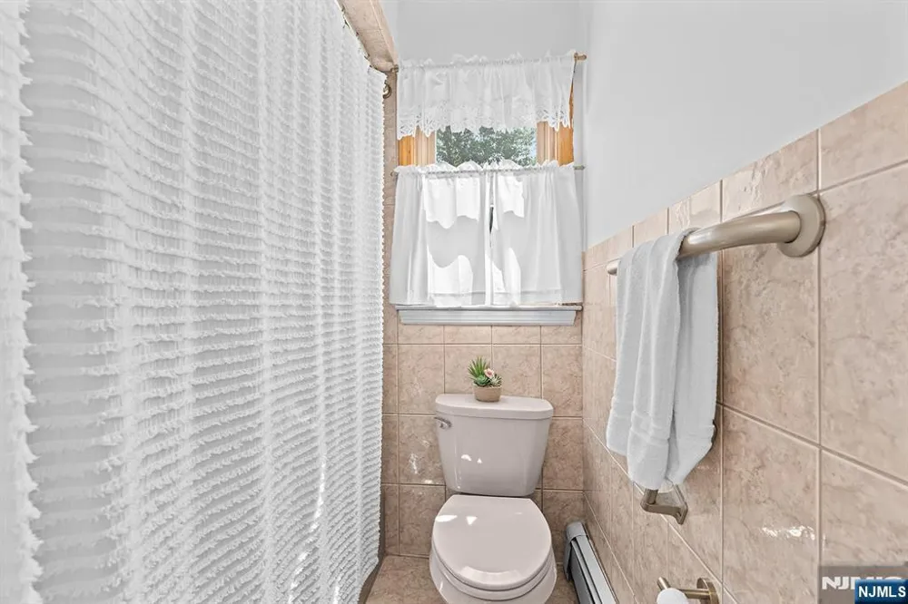 59 Outlook Street Butlerugh, NJ 07405