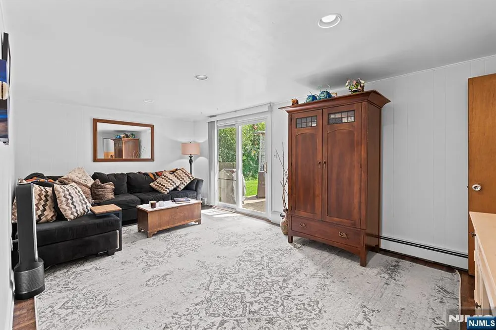 59 Outlook Street Butlerugh, NJ 07405
